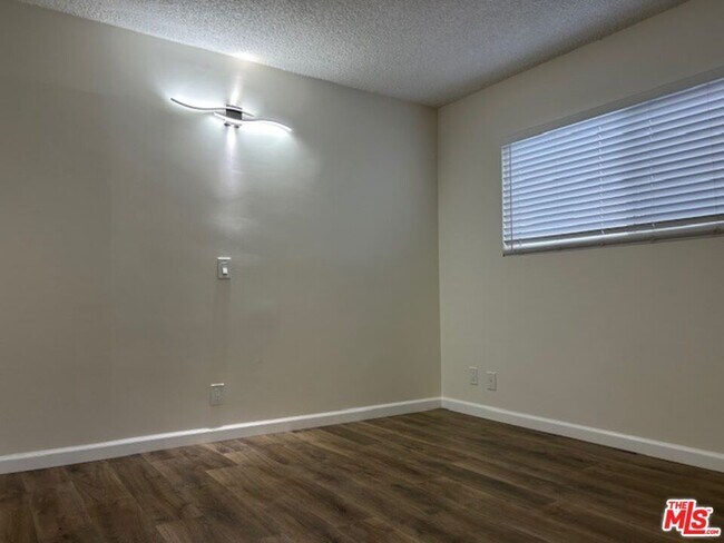 Building Photo - 36 Brooks Ave