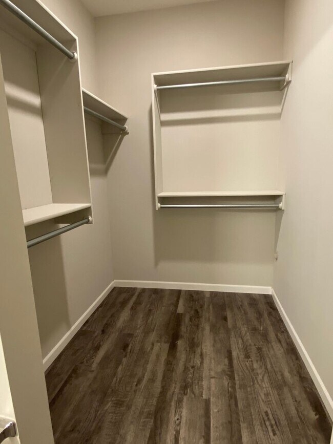 Building Photo - 3 Bedroom 2 Bath Duplex  - Maize School Di...