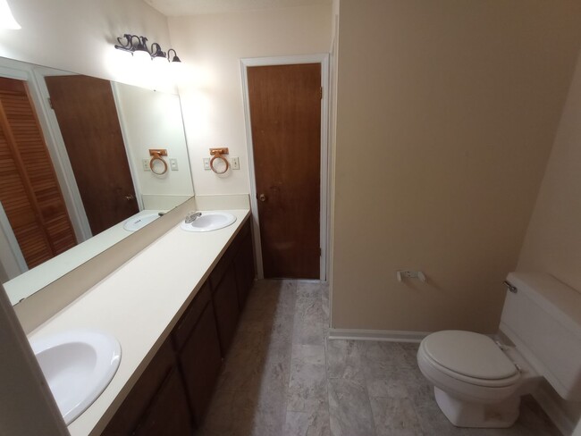 Building Photo - 3 Bedroom 1 Bath Home in Cottondale