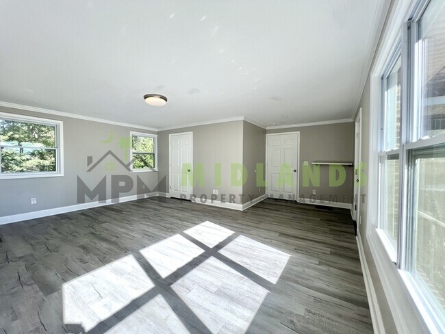 Building Photo - 3202 Belvedere Dr