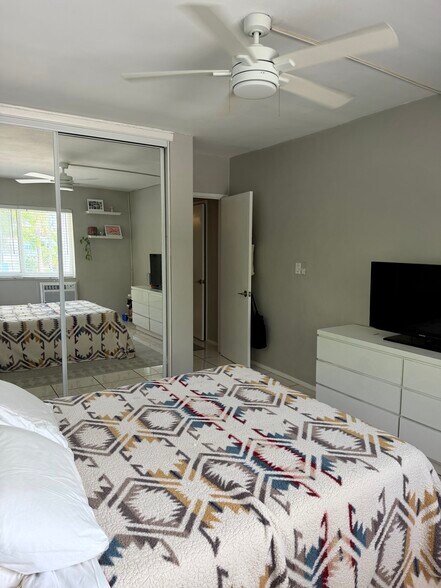 Building Photo - 624 Antioch Ave