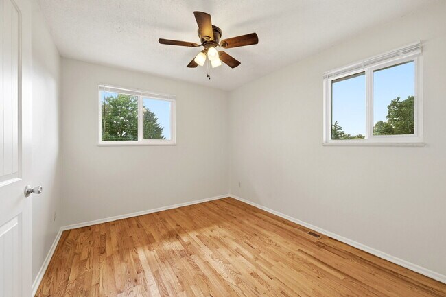 Building Photo - $1,895.95, 3-bed, 2-bath, located in Colorado Springs with Central AC.