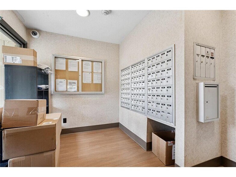 Building Photo - 4101 Parklawn Ave