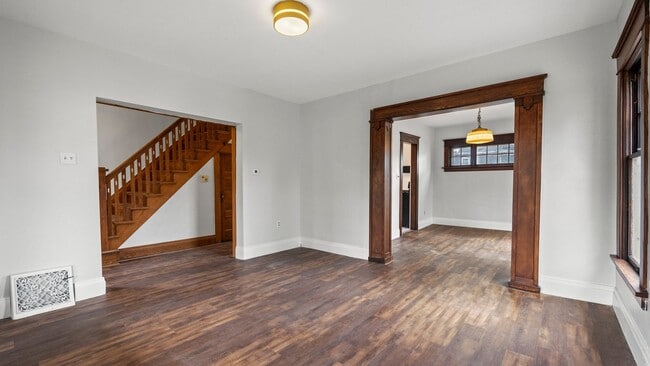 Building Photo - Single-family historic home in West Central with porch and private courtyard.