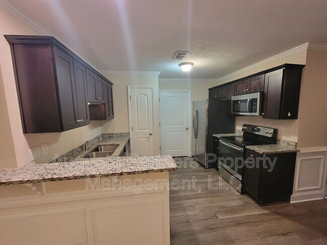 Building Photo - 640 Vista Dr