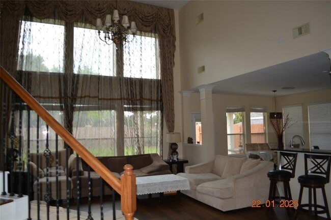 Building Photo - 8307 Red Rooster Ln