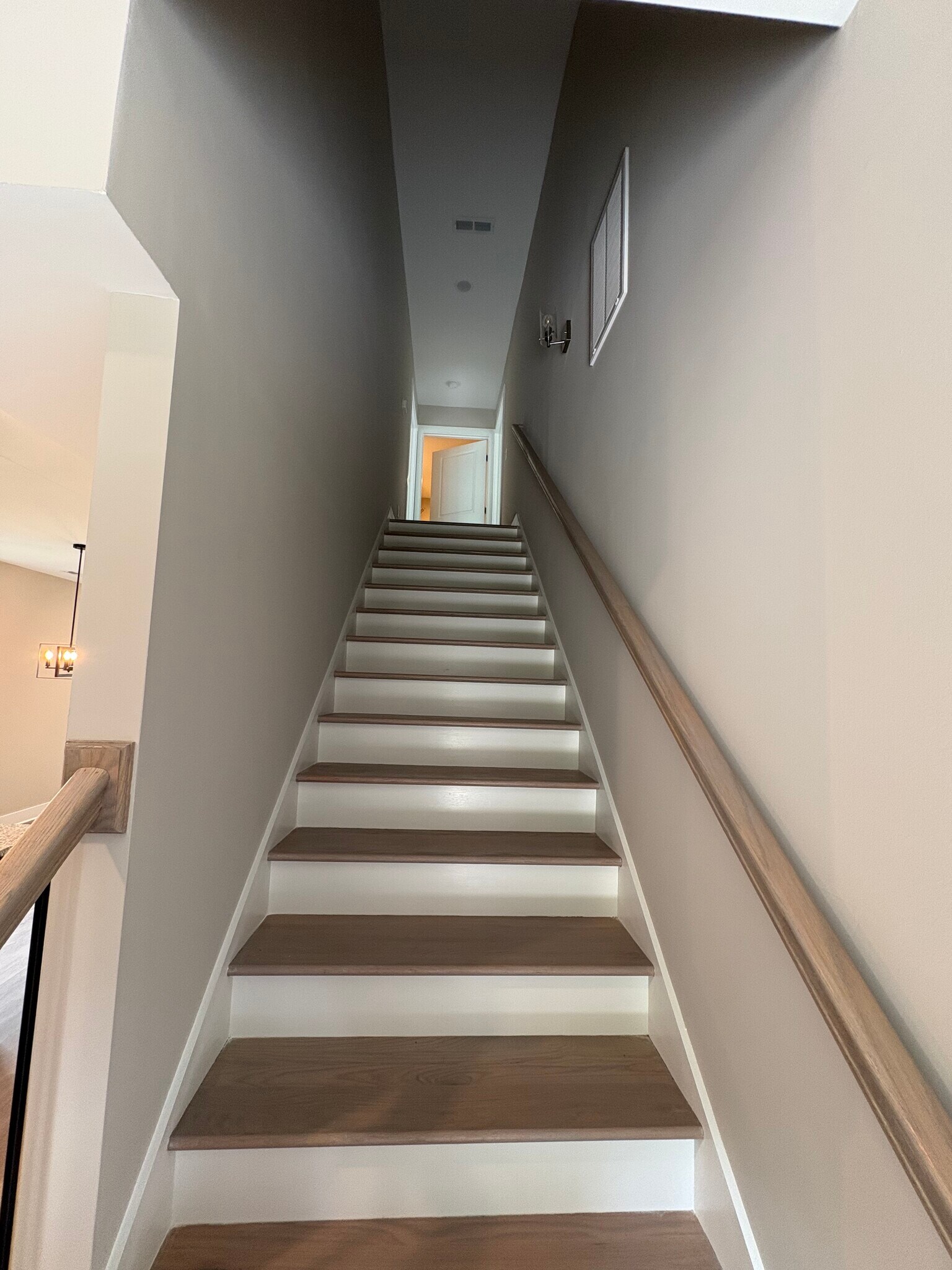 Building Photo - 4662 Heiskell Dr