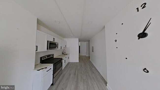 Building Photo - 3331 N Howard St