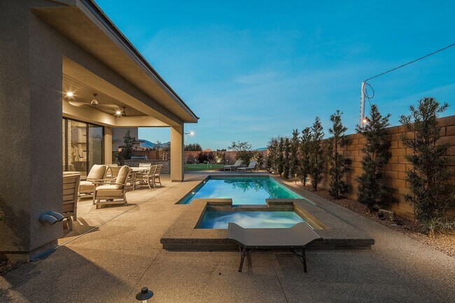 Building Photo - Luxury Home located in The Ridges of Summe...