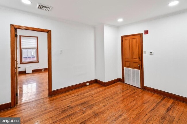 Building Photo - 801 N 26th St