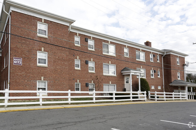 Building Photo - Patrick Henry Apartments