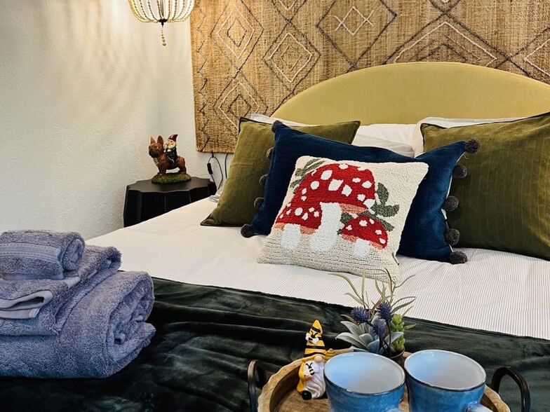 Building Photo - 26928 WA-525