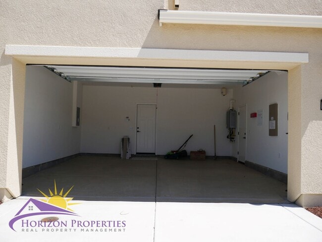 Building Photo - Modern Two-story 3 Bed 2.5 Bath 1,638 sqft Rancho Cordova Solar Home