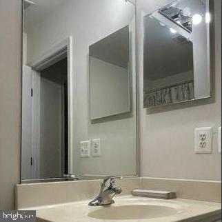 Building Photo - 8832 Baileys Ct