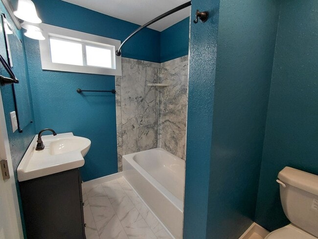 Building Photo - Cozy Home in Rolla