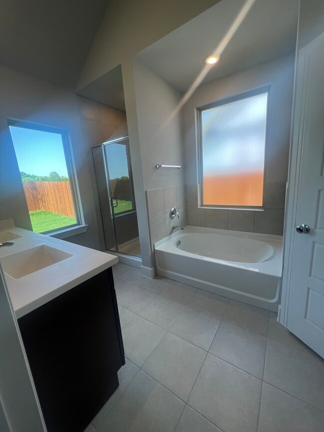 Building Photo - 1740 Eagle Landing