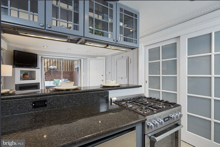 Building Photo - 1723 Q St NW