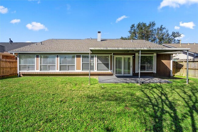 Primary Photo - 11030 Hidden Bend Dr