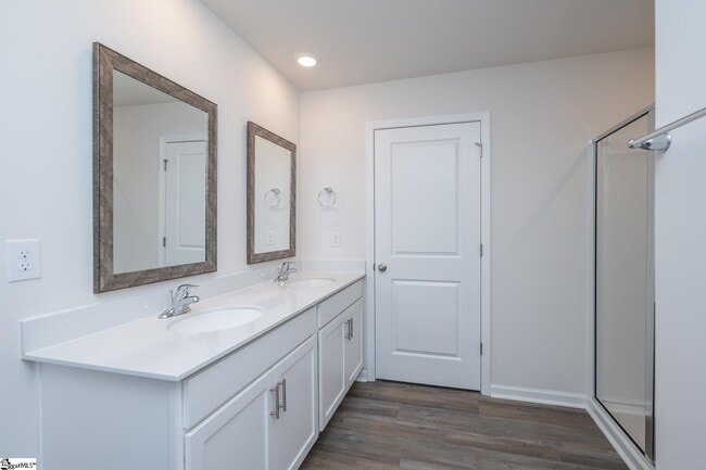 Building Photo - 115 Roocroft Ct