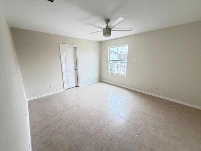 Building Photo - 411 Shiloh Dr