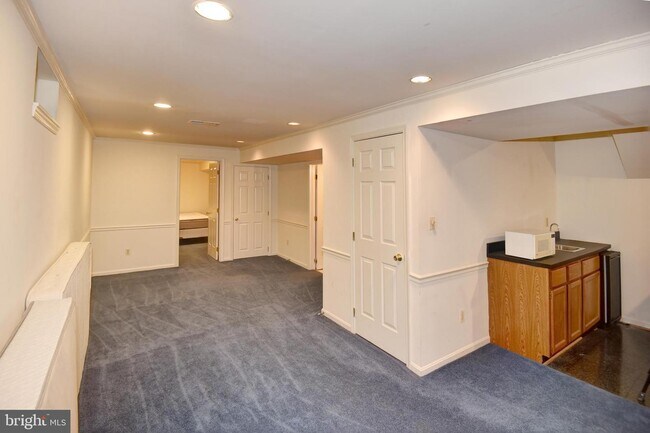 Building Photo - 13043 Farthingale Dr