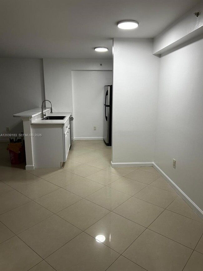 Building Photo - 410 S Park Rd