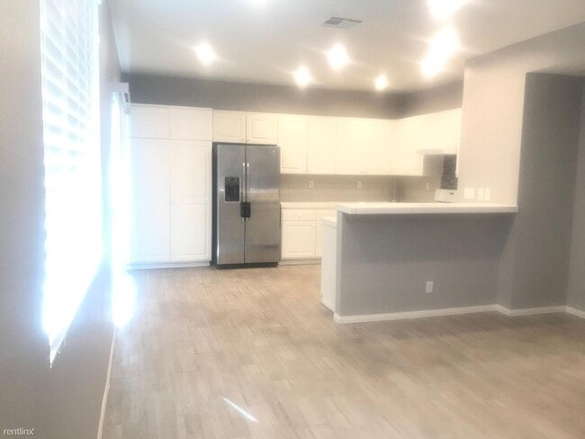 Building Photo - 3 br, 2.5 bath House - 16161 Prestwicke Way