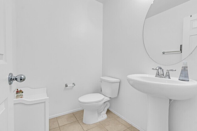 Building Photo - 4896 Stits Cir