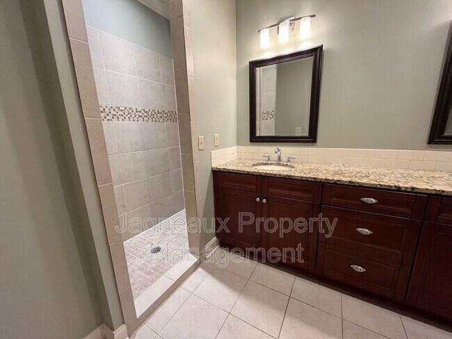 Building Photo - 114 Hargrave Dr
