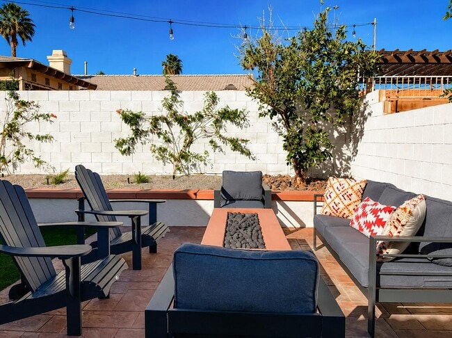 Building Photo - 80746 Diamondback Trail