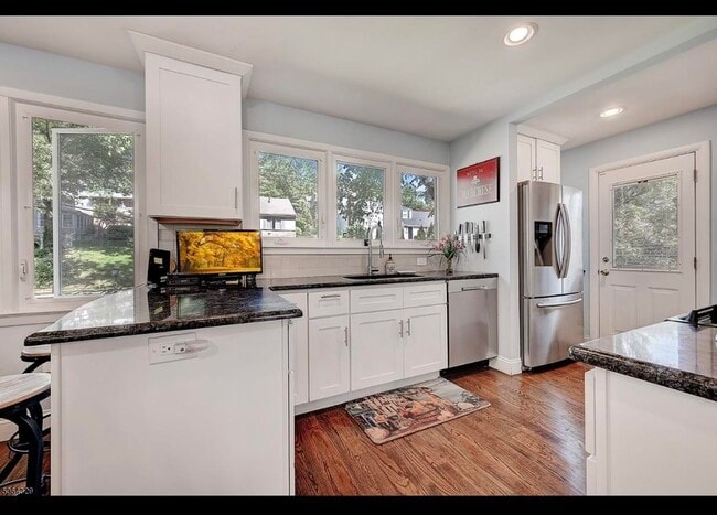 Building Photo - 4 Undercliff Terrace