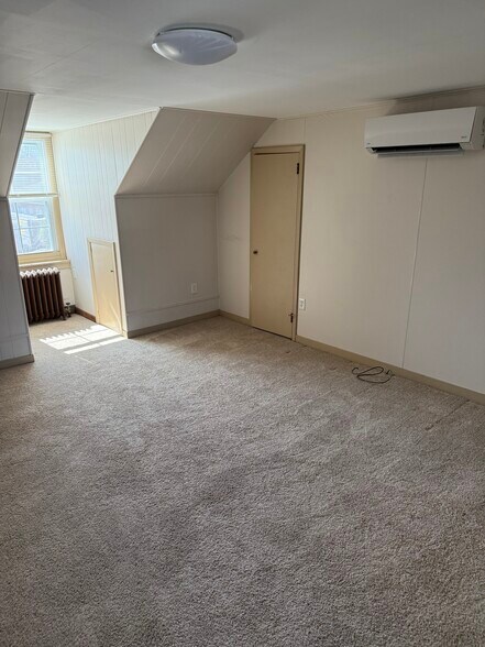 Building Photo - 49 E High St