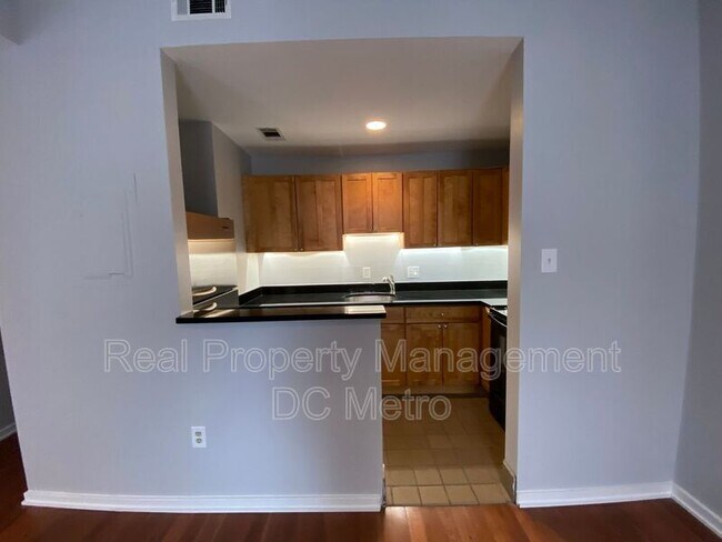 Building Photo - 1931 17th St NW