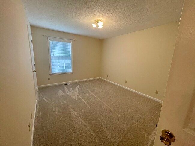 Building Photo - 7224 Howard Bennett Way