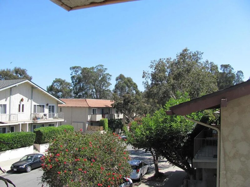 Building Photo - 409 Ellwood Beach Dr