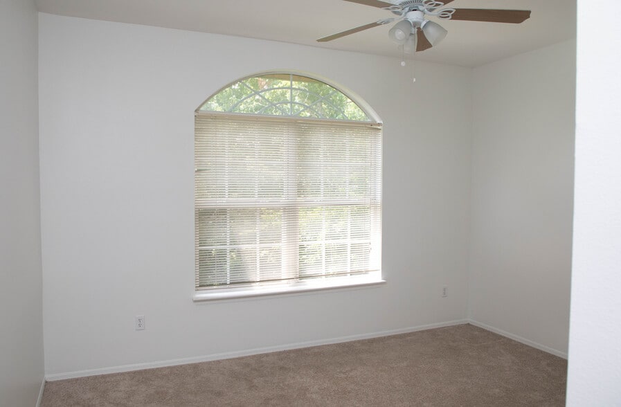 Building Photo - 140 Veracruz Dr
