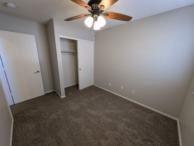 Building Photo - 3 Bedroom Home in the Clemente Ranch Commu...