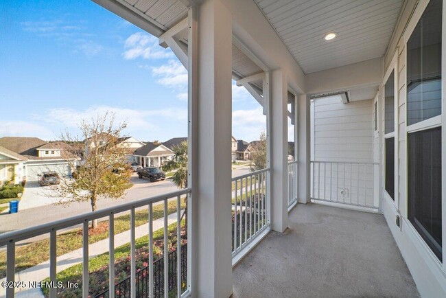 Building Photo - 405 Crestview Dr