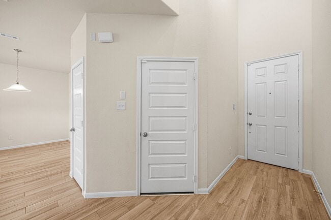 Building Photo - 5617 Evanston Ln