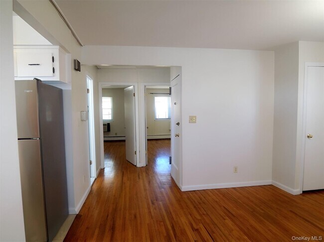 Building Photo - 1465 Burke Ave