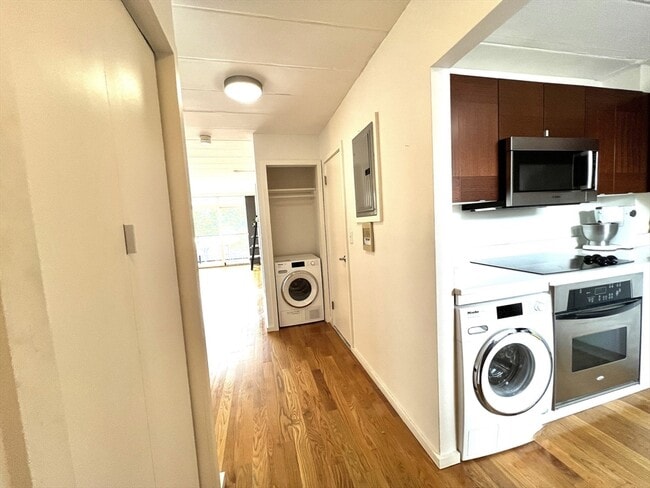 Building Photo - 345 Harvard St