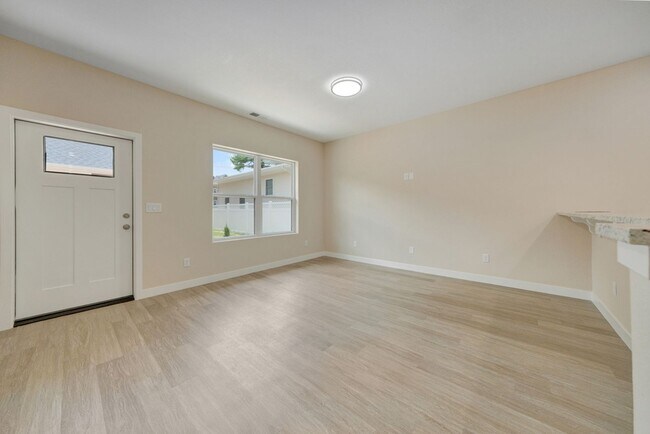 Building Photo - 105 E Ensey St