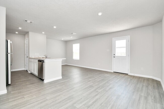 Building Photo - 1361 Rd 5102