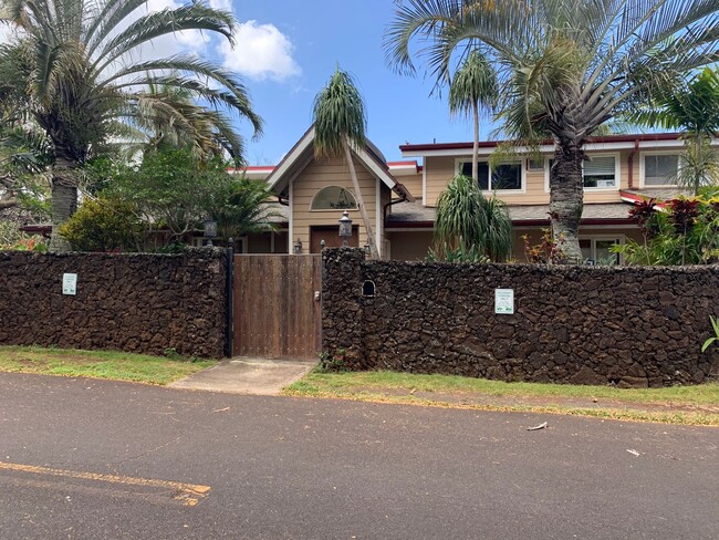 Building Photo - Great Kahana Home- 50 yards to the beach!