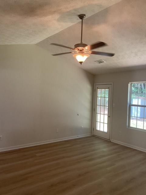 Building Photo - 512 Waltham Ln