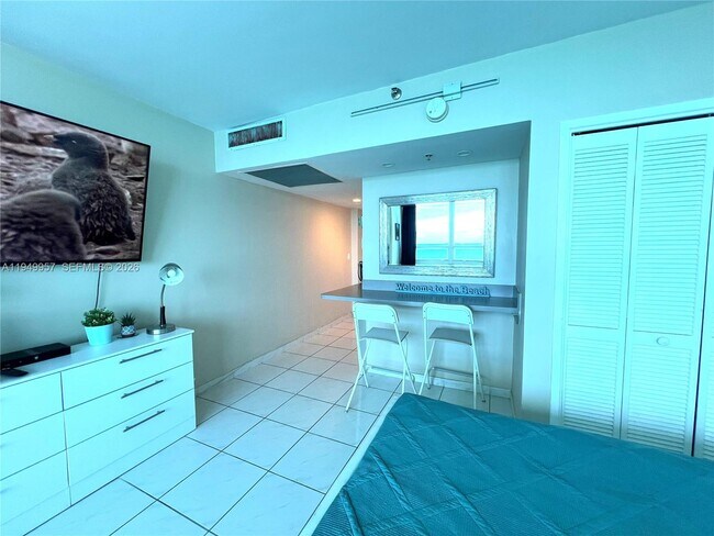 Building Photo - 5445 Collins Ave