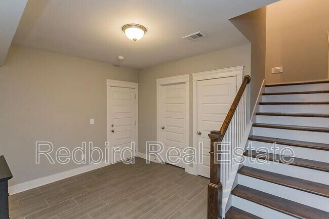 Building Photo - 1717 14th Ave S