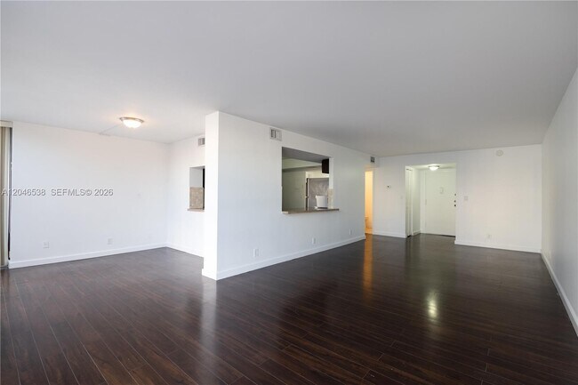 Building Photo - 1000 Parkview Dr