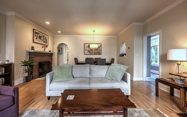 Building Photo - 500 Prospect St