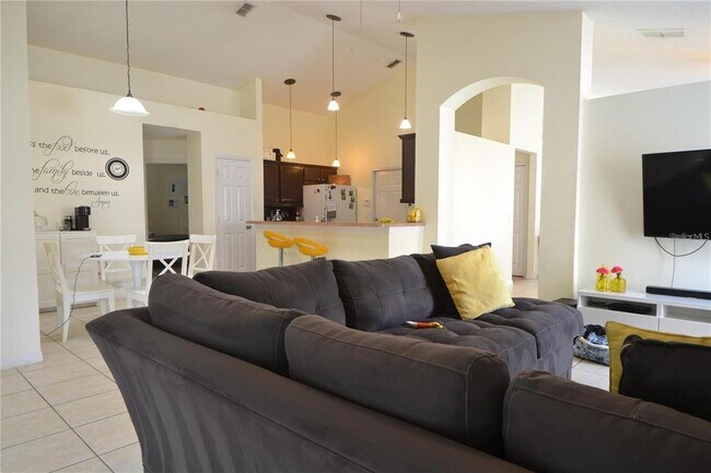 Building Photo - 4924 Hook Hollow Cir